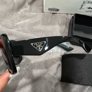 Prada sunglasses PRADA
PR 32PS HERITAGE